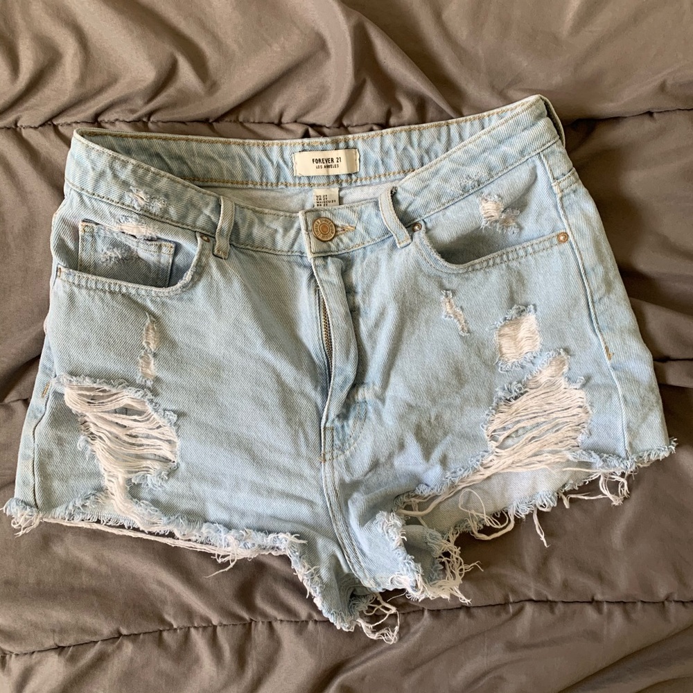 HIGH RISE DENIM SHORTS 🦋 - Picture 2 of 4